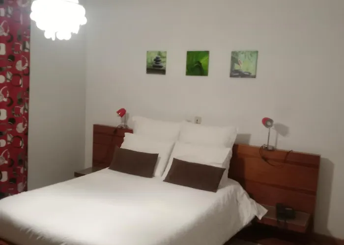 Residencial Morgado ゲストハウス アルメイダ